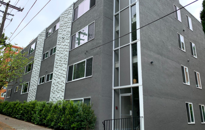 1 bed, 1 bath, 650 sqft, $1,870, Unit Apt 201