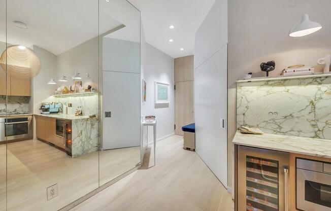 39 E 12 ST