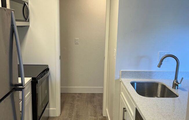 1 bed, 1 bath, $2,550, Unit 304