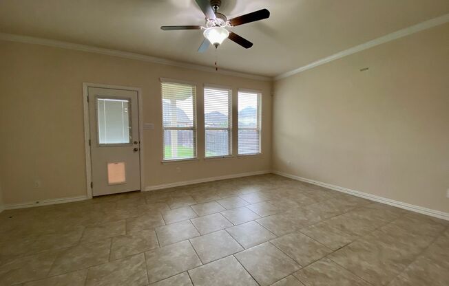 3 beds, 2 baths, $2,100