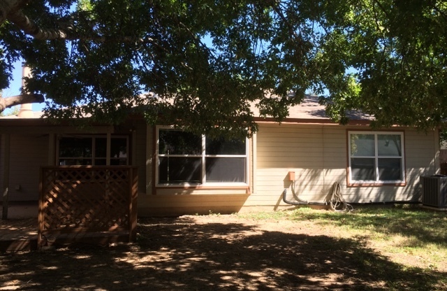 3 beds, 2 baths, $1,795