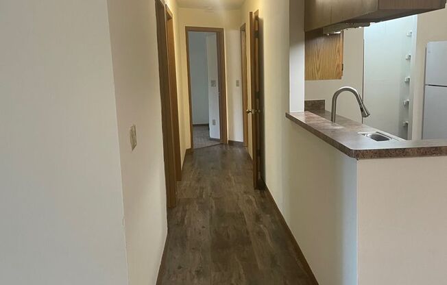 3 beds, 1 bath, 1,040 sqft, $1,800, Unit 3156-105