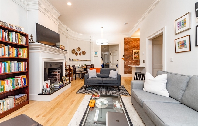 167 COMMONWEALTH AVE