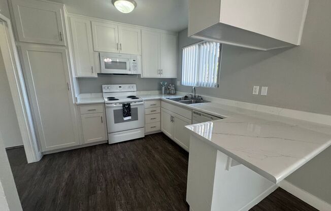 2 beds, 2 baths, 919 sqft, $2,515, Unit E23