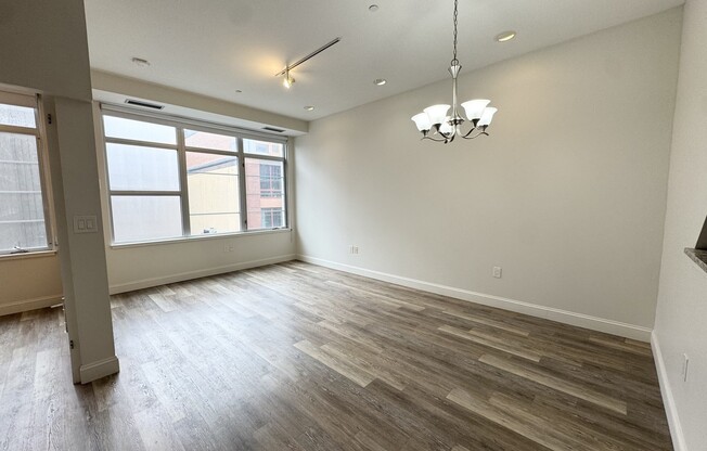 2 beds, 1 bath, 855 sqft, $4,200, Unit 518