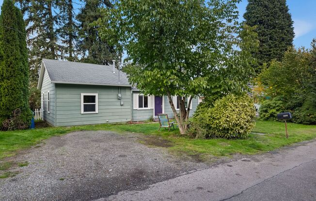 MOVE IN READY NOW! A/C home in Eastside neighborhood, 2 bed 1 bath, Olympia School District.