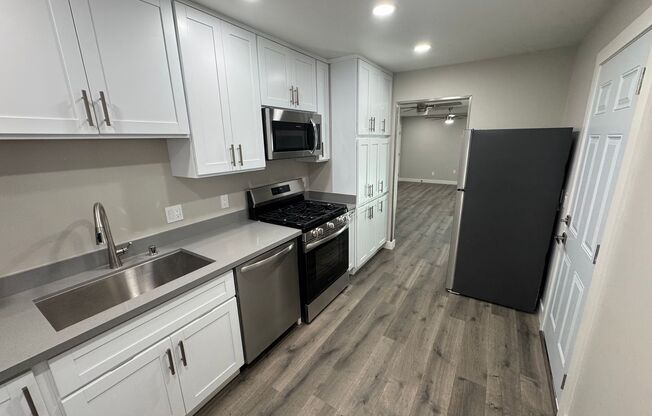 Recently Remodeled 2BD/1BA Duplex Near Downtown Livermore!