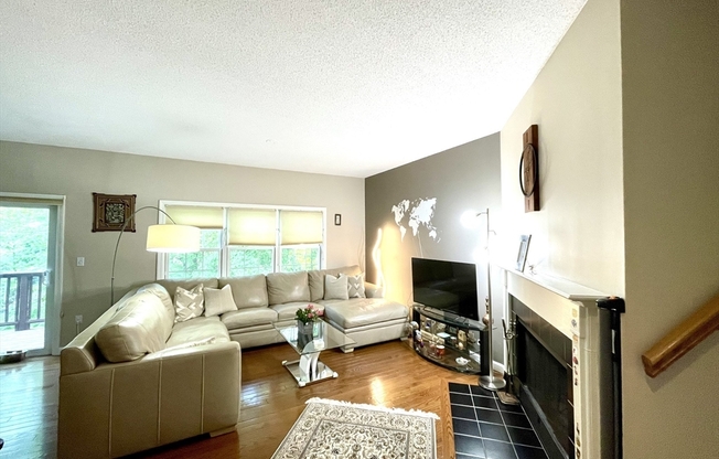 346 BISHOPS FRST DR