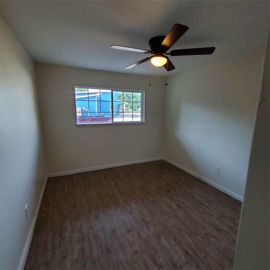 Updated 2-Bedroom Unit in Prime Dallas Location – Water Included!