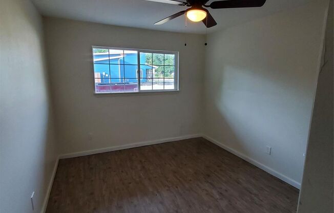 Updated 2-Bedroom Unit in Prime Dallas Location – Water Included!