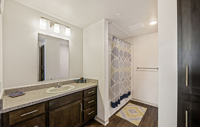 Champions Gate Apartments in San Antonio Bathroom