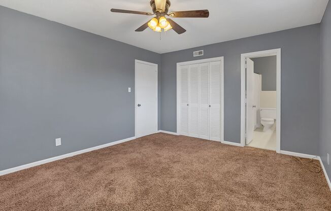 3 beds, 2.5 baths, 1,370 sqft, $1,015, Unit B-3