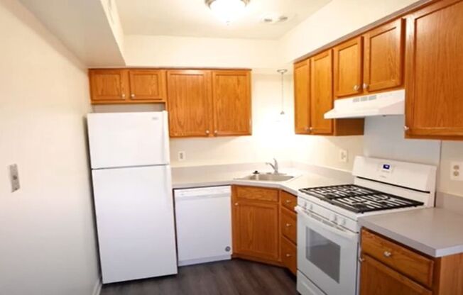 1 bed, 1 bath, 825 sqft, $1,705, Unit 337