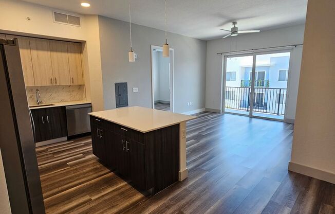 3 beds, 2 baths, 1,360 sqft, $2,845, Unit 431-3407