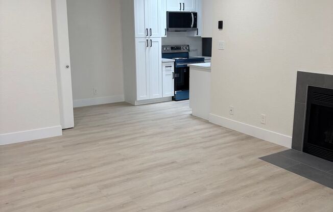 **BRAND NEW!! FULLY RENOVATED CONDO IN CHANDLER (CHANDLER BLVD & COOPER)**