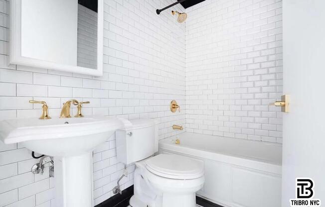 3 beds, 1 bath, $4,999, Unit 1F