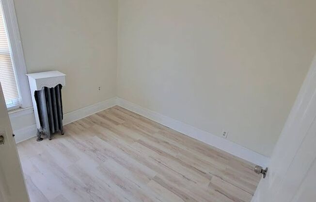 EAST SIDE 4 BEDROOM SECTION 8 AVAILABLE!!!