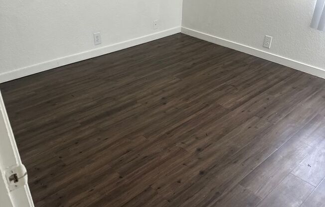2 beds, 1 bath, 800 sqft, $1,100, Unit CASA-104
