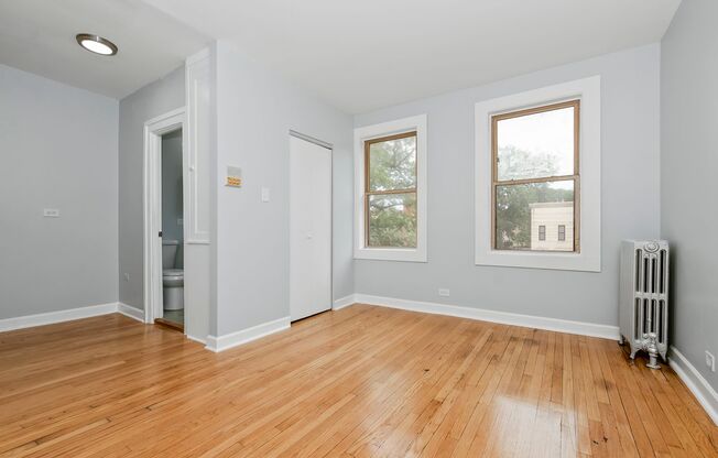 Studio, 1 bath, 270 sqft, $950, Unit 201
