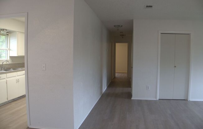 3 beds, 1 bath, 1,196 sqft, $1,499