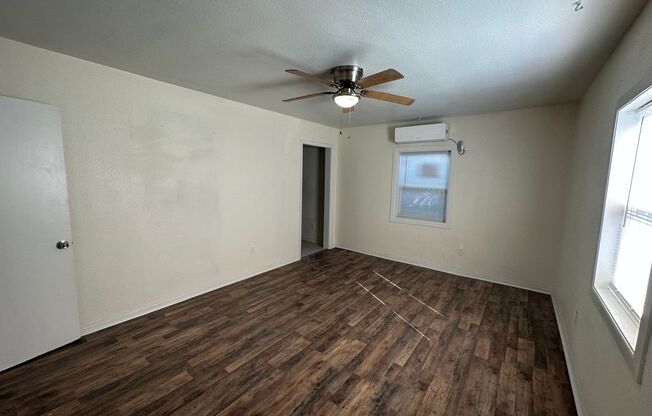 1 bed, 1 bath, 720 sqft, $695, Unit Front