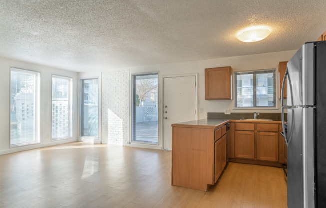 1 bed, 1 bath, 730 sqft, $1,350, Unit PEN-101