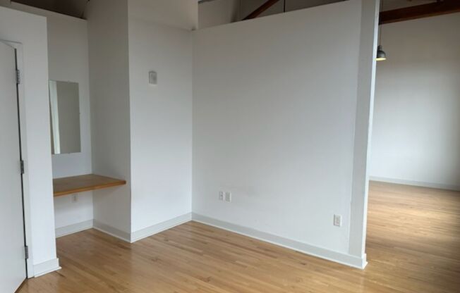 1 bed, 1 bath, 650 sqft, $1,900, Unit 409