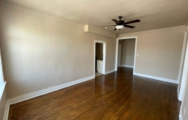 2 beds, 1 bath, 900 sqft, $1,100, Unit 1160 #308