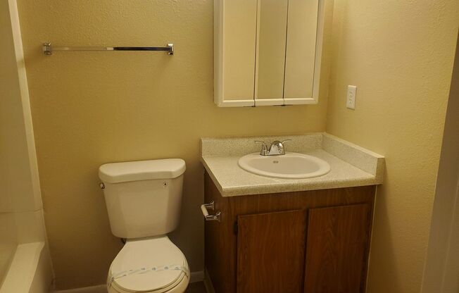 1 bed, 1 bath, 670 sqft, $1,175, Unit 128