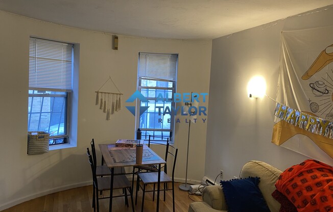 22 SAINT CYPRIANS PL