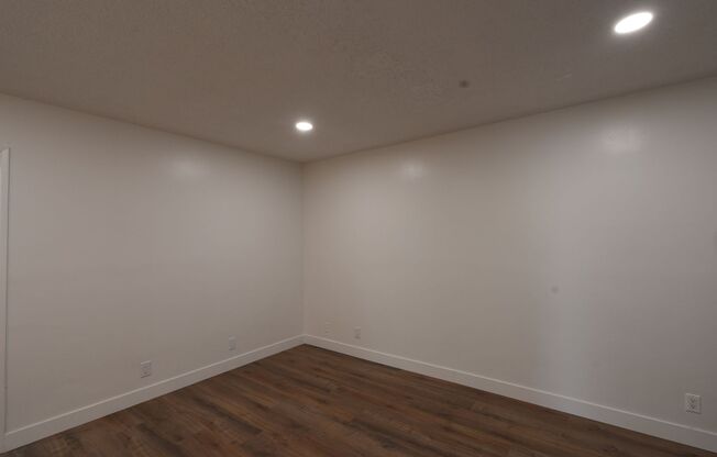 1 bed, 1 bath, $2,100, Unit 07