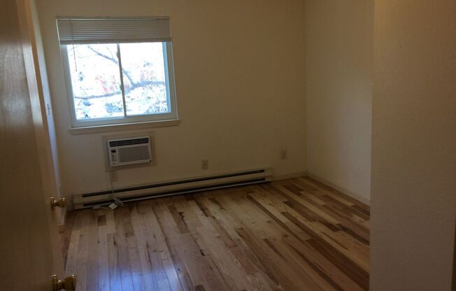 BEAUTIFUL 3 bed 3 Bath Townhome in Downtown Boulder