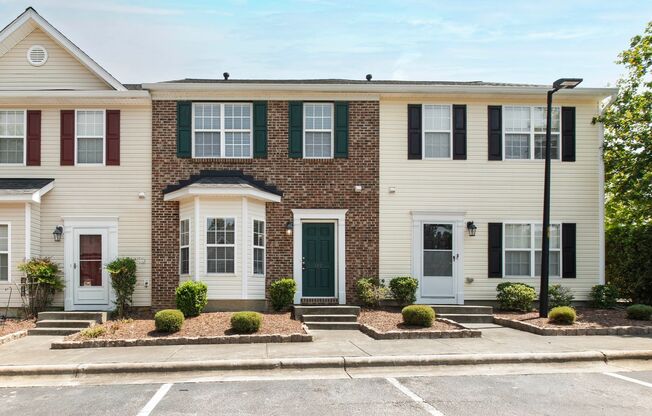 Charming 3BR Townhome in Fantastic Apex Location!