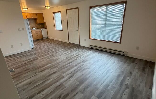 2 beds, 1 bath, 720 sqft, $1,350, Unit 359-6007