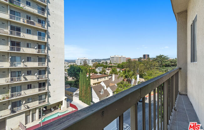 2 beds, 2 baths, 860 sqft, $3,550, Unit 805