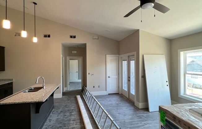 1 bed, 1 bath, 824 sqft, $975, Unit 1211