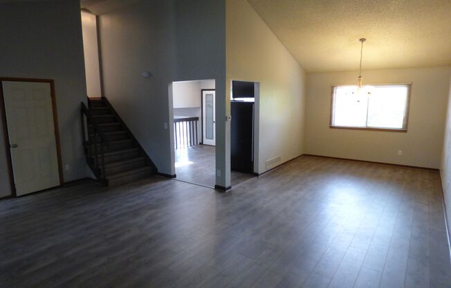 $0 DEPOSIT OPTION.  TRI-LEVEL HOME IN SE AURORA