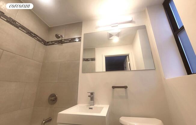 2 beds, 2 baths, $6,850, Unit 14R