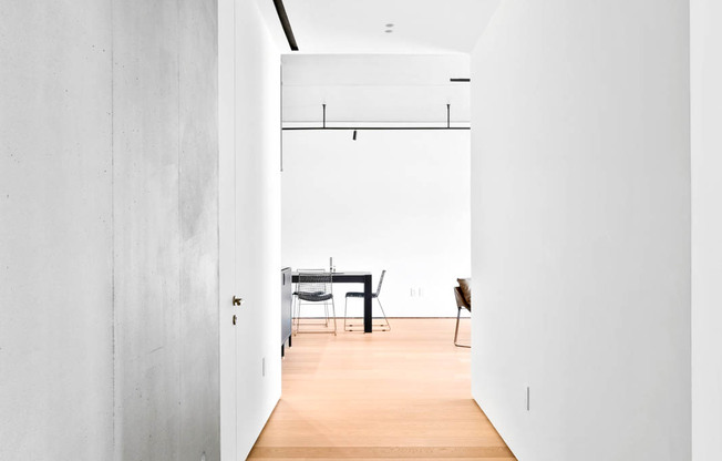 455 W 19 ST