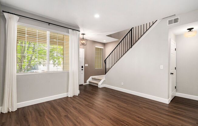 Beautiful 4bed/3bath Home in Marina Point