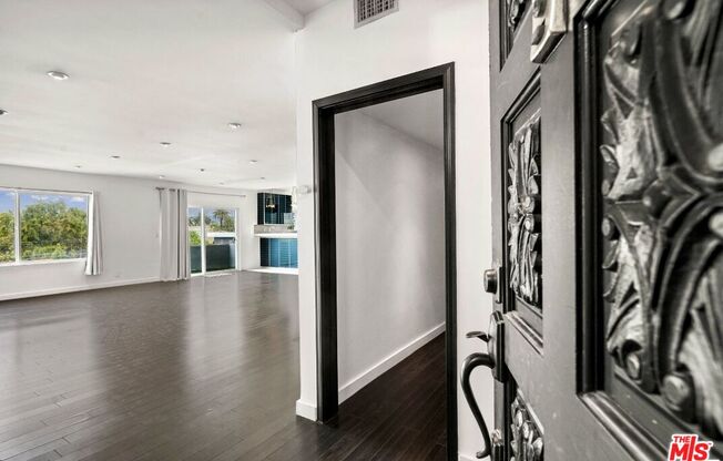 825 LE DOUX RD