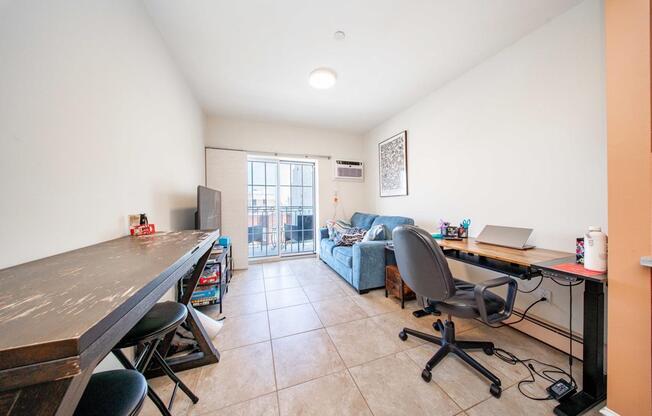 31 56 37 ST