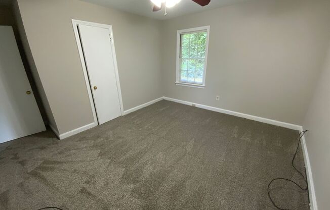 3 beds, 1 bath, $1,400