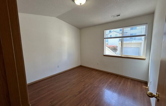 2 beds, 1 bath, $1,350