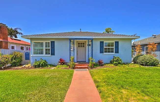 ***Charming 2 bed / 1 bath House in the Heart of Oceanside - Available 10/26****