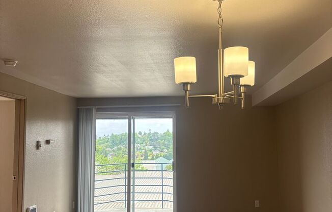 1 bed, 1 bath, 715 sqft, $2,045, Unit 307