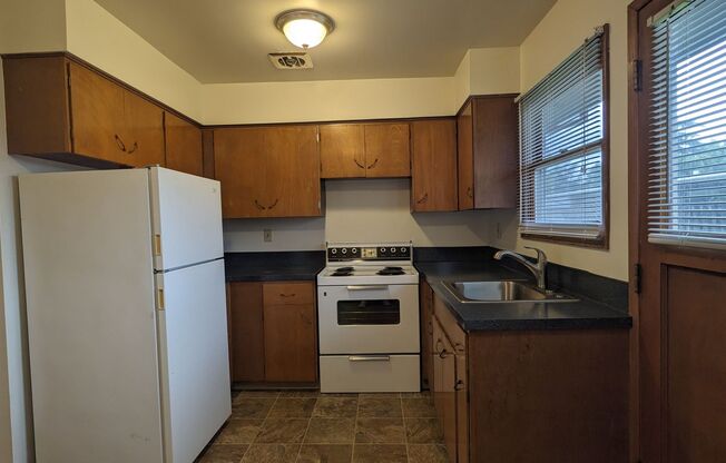 2 beds, 1 bath, 960 sqft, $1,445, Unit Tennessee-7433