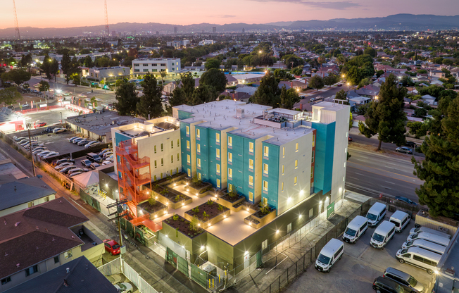 4008 W MARTIN LUTHER KING BLVD