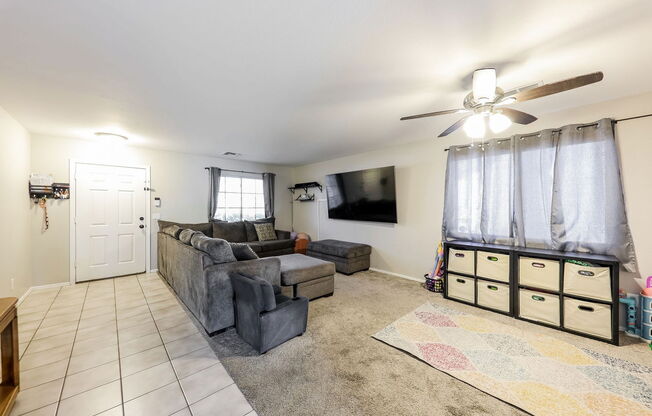 5945 N 73 DR
