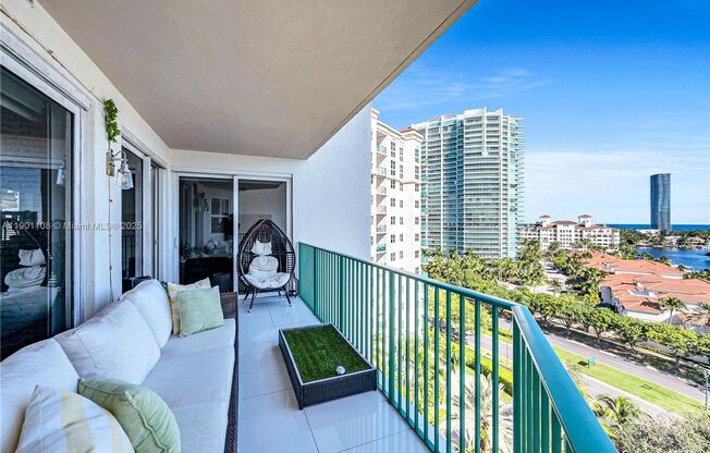 3 beds, 3 baths, $7,800, Unit APARTMENT 1003